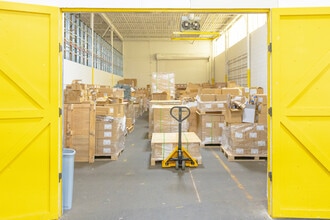 202-206 Pegasus Ave, Northvale, NJ à louer Photo intérieure– Image 2 sur 3