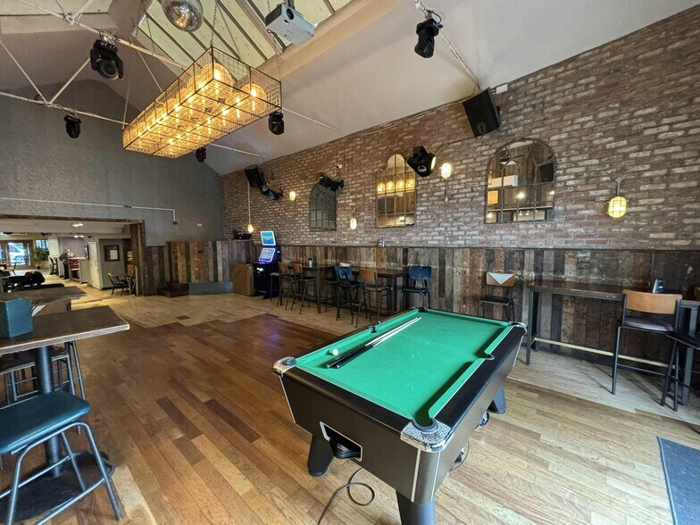 59-60 Wind St, Swansea à louer - Photo de l’immeuble – Image 2 sur 6