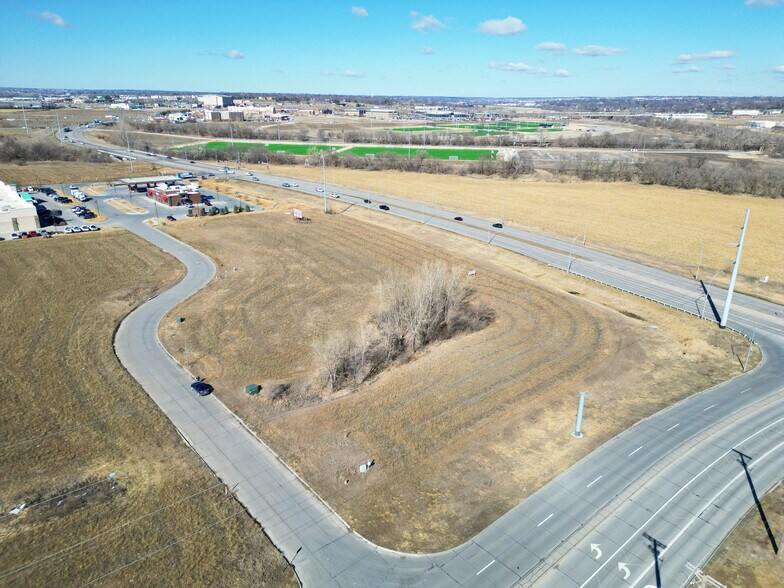114th St & Giles Road, La Vista, NE à vendre - Photo principale – Image 1 sur 5
