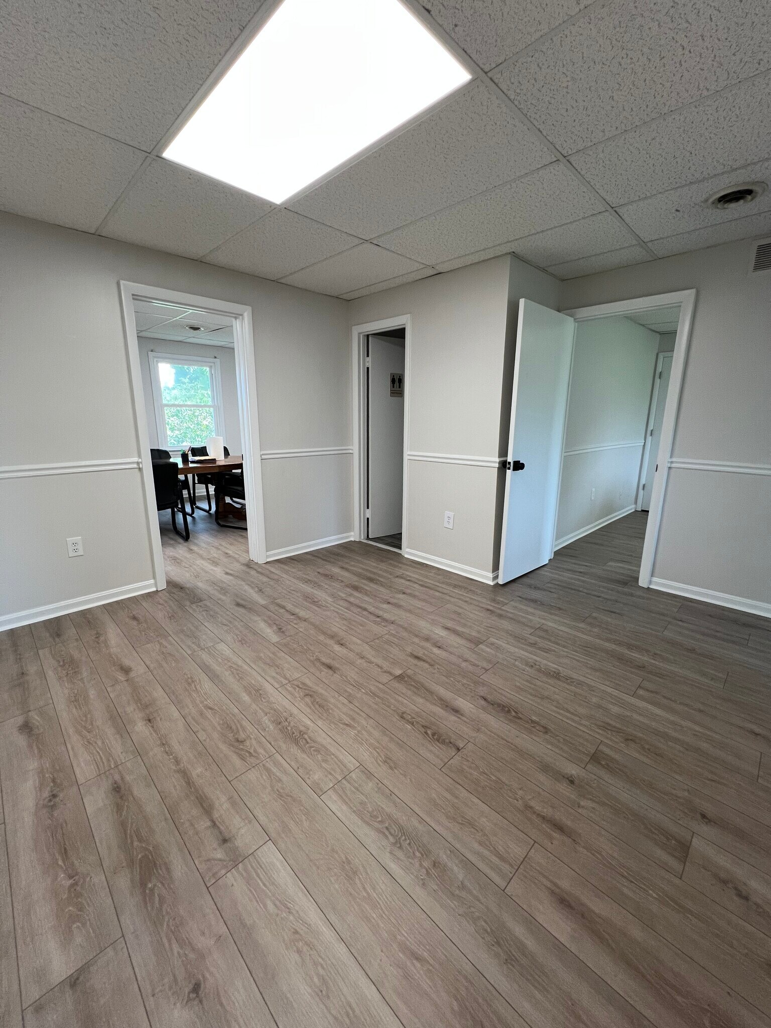 2972-2976 Penwick Ln, Dunkirk, MD à louer Photo intérieure– Image 1 sur 3