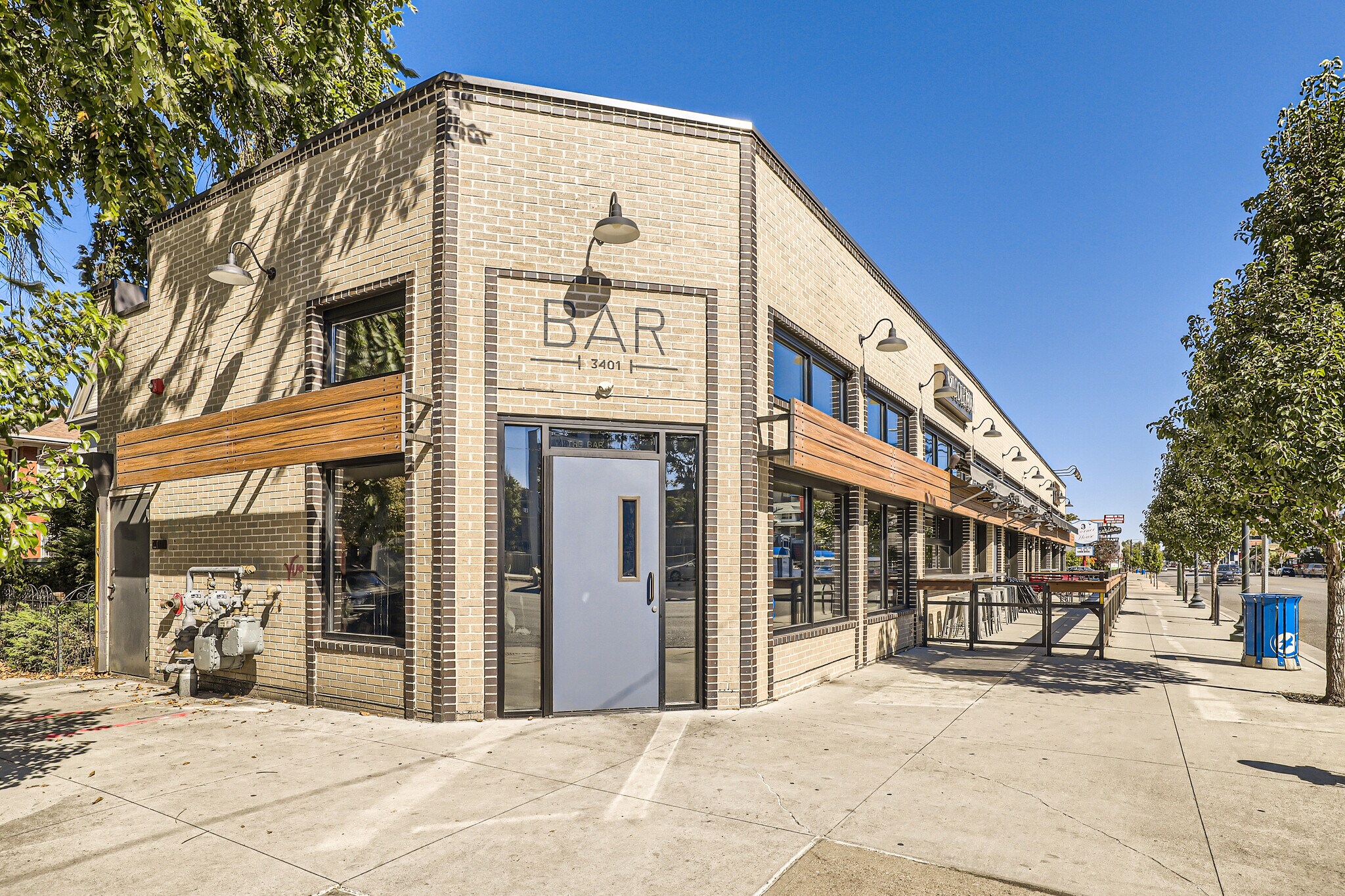 3401-3421 E Colfax Ave, Denver, CO à louer Photo de l’immeuble– Image 1 sur 23