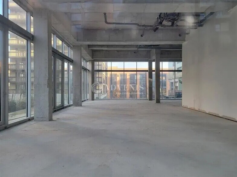 54 Quai De Seine, Saint-Ouen-sur-Seine à louer - Photo de l’immeuble – Image 2 sur 4