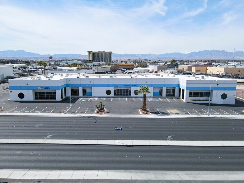 4699 S Valley View Blvd, Las Vegas, NV à louer - Photo de l’immeuble – Image 3 sur 13