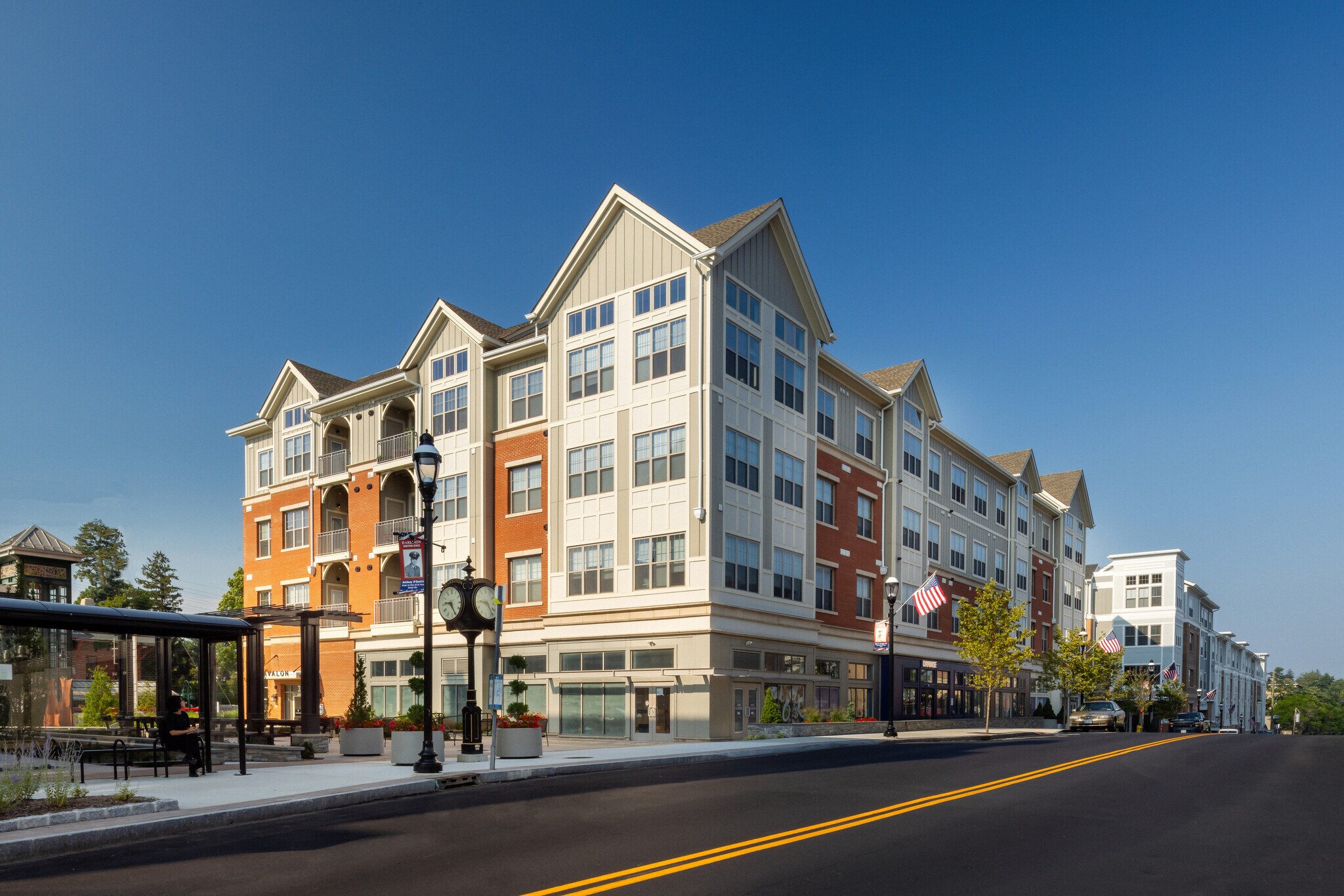 332 Halstead Ave, Harrison, NY à louer Photo principale– Image 1 sur 60