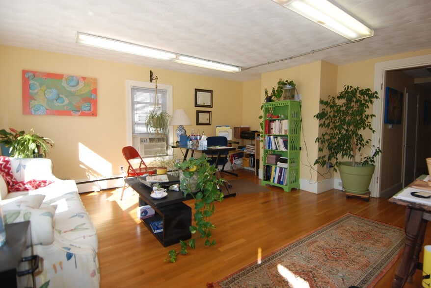 1197 Adams St, Dorchester, MA à louer - Photo intérieure – Image 2 sur 12