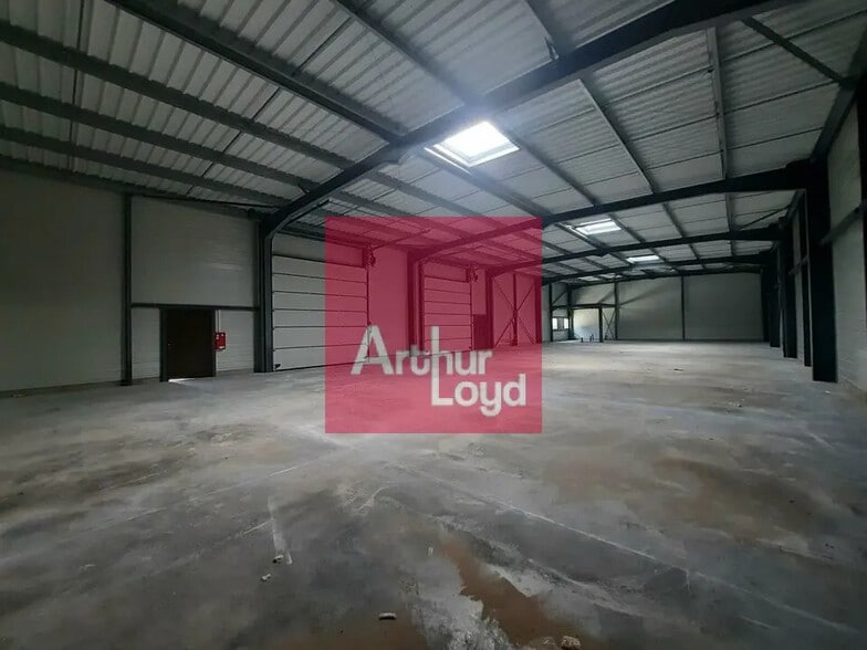 Local commercial dans COURNON-D'AUVERGNE à louer - Photo intérieure – Image 2 sur 9