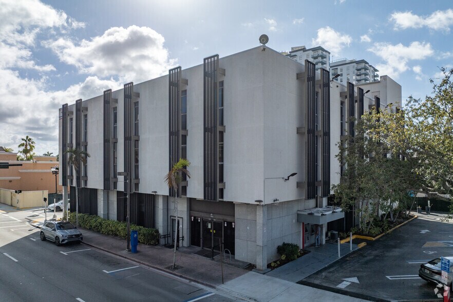 1900 Tyler St, Hollywood, FL à louer - Photo de l’immeuble – Image 3 sur 10