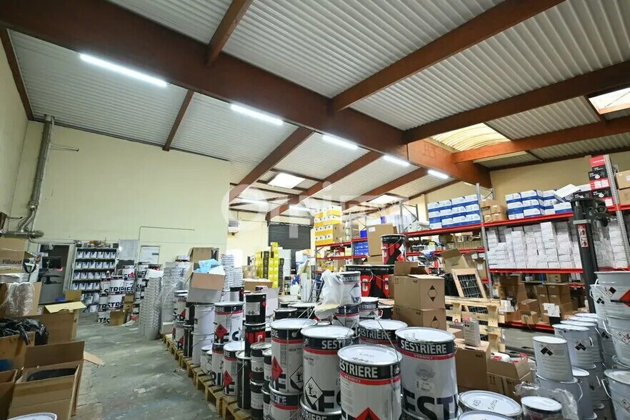 Bureau dans Décines-Charpieu à louer - Photo intérieure – Image 1 sur 4