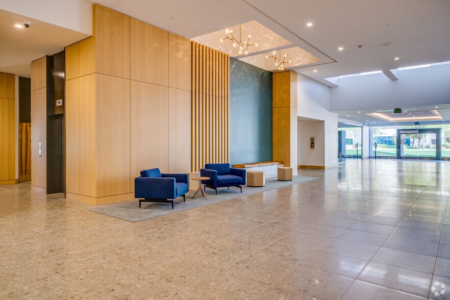 3003 N Central Ave, Phoenix, AZ à louer - Hall d’entrée – Image 3 sur 42