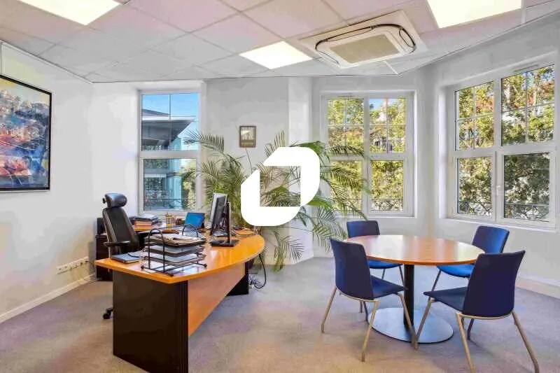 Bureau dans Lyon à louer - Photo de l’immeuble – Image 2 sur 12