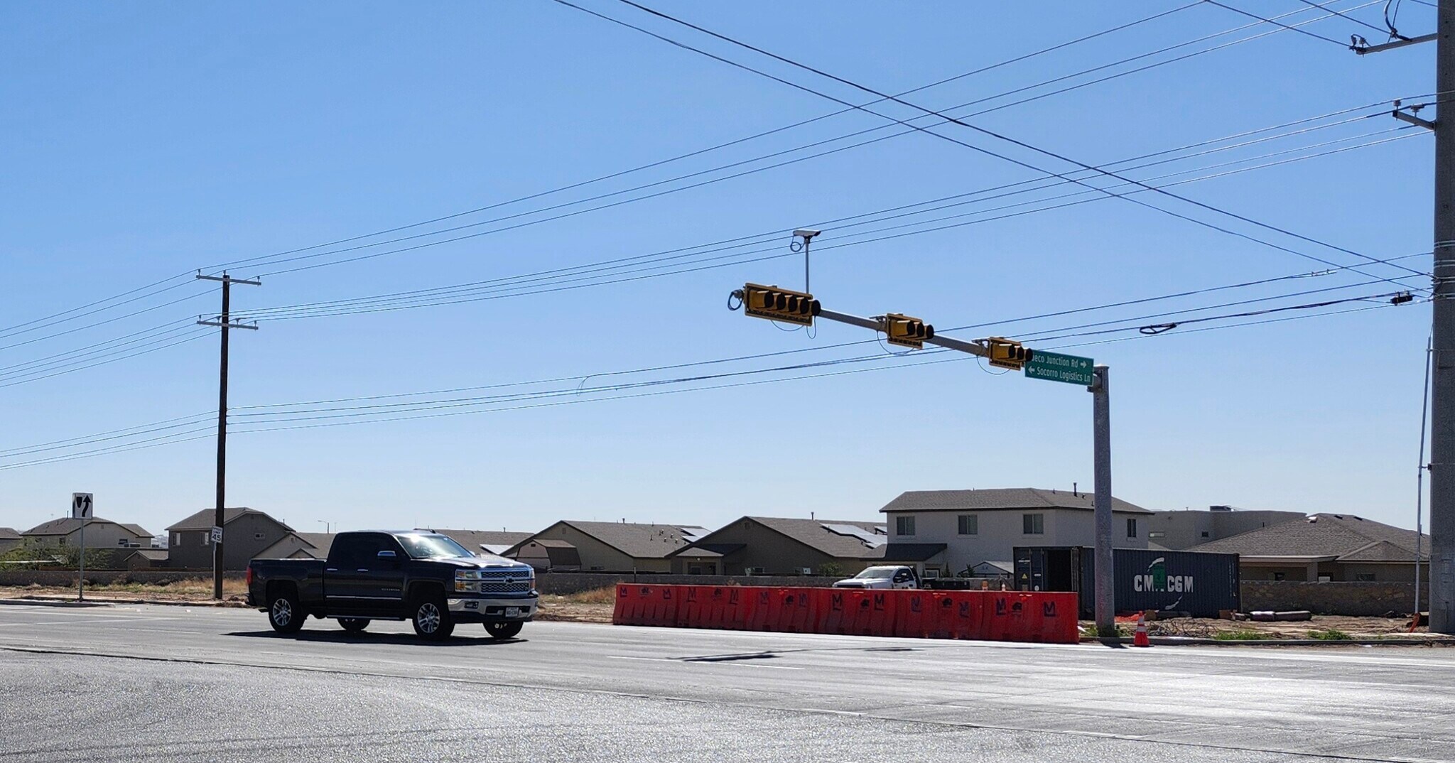 820 Nuevo Hueco Tanks rd, Socorro, TX à louer Photo principale– Image 1 sur 6