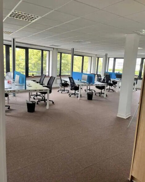 Bureau dans Caen à louer - Photo de l’immeuble – Image 2 sur 5