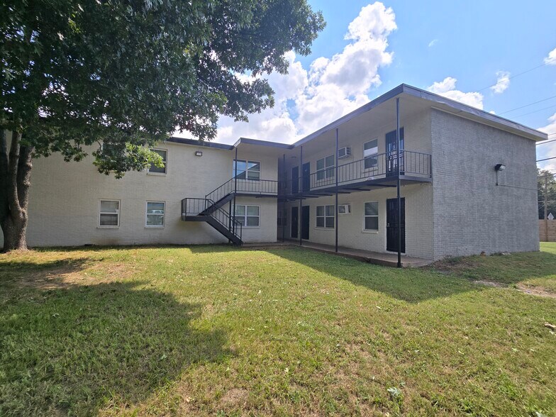 1744 N Graham Rd, Memphis, TN à vendre - Photo de l’immeuble – Image 2 sur 16