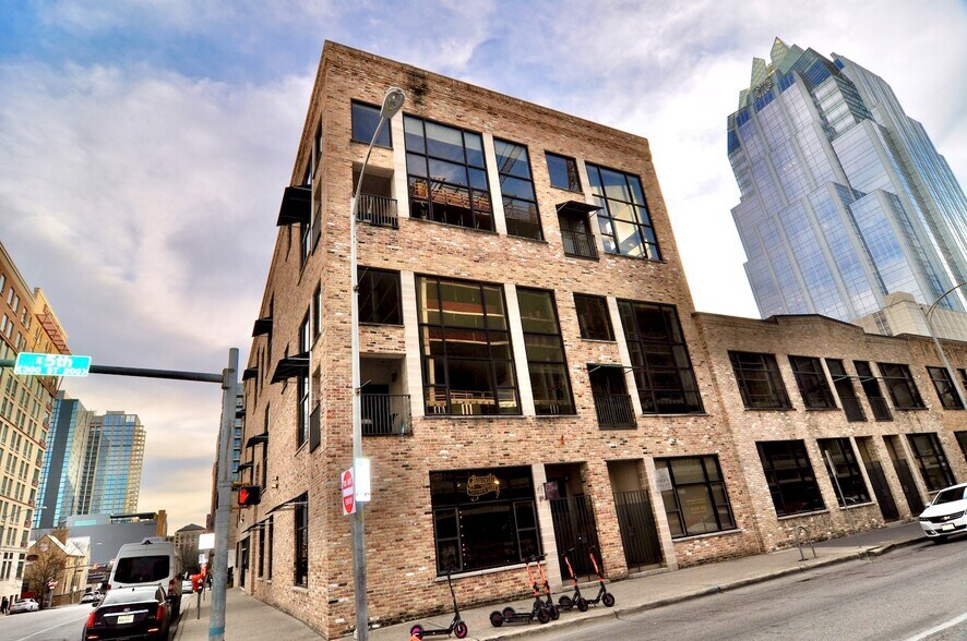 411 Brazos St, Austin, TX à louer - Photo principale – Image 1 sur 10