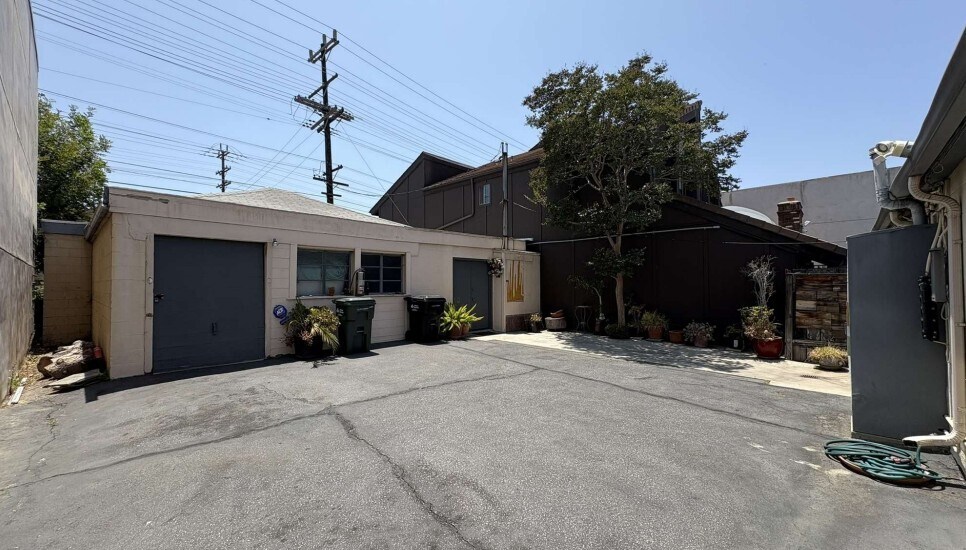 612 E Glenoaks Blvd, Glendale, CA à louer - Photo de l’immeuble – Image 3 sur 9