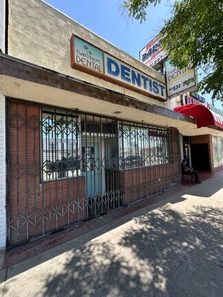 Plus de détails pour 13682 Van Nuys Blvd, Pacoima, CA - Médical à louer