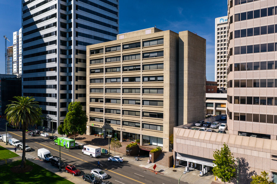 1939 Harrison St, Oakland, CA à louer - Photo de l’immeuble – Image 1 sur 9