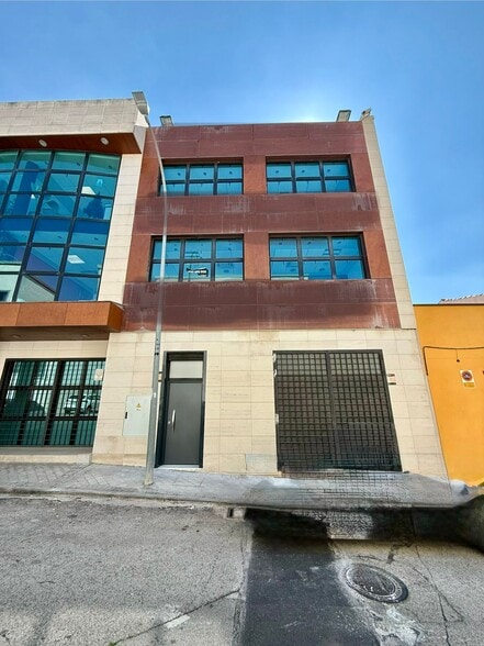 Bureau dans Alcorcón, Madrid à vendre - Photo de l’immeuble – Image 3 sur 28