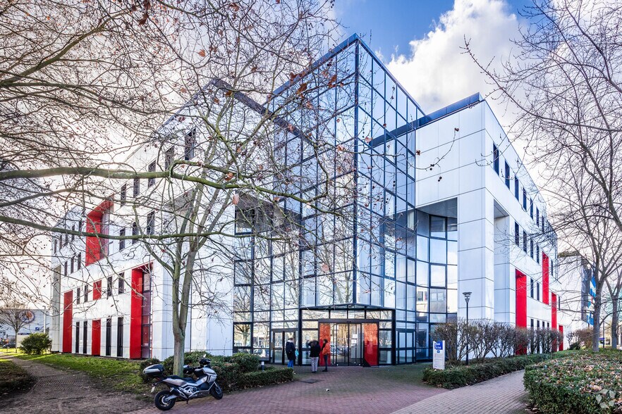 3-5 Promenade De La Bonnette, Gennevilliers à louer - Photo de l’immeuble – Image 1 sur 5