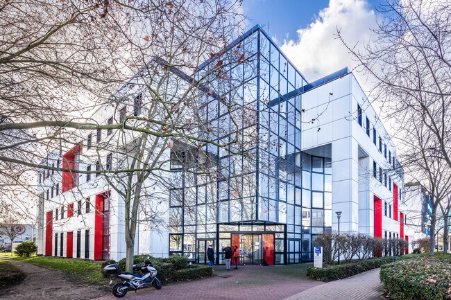 Plus de détails pour 3-5 Promenade De La Bonnette, Gennevilliers - Bureau à louer