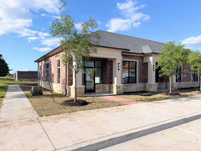 7700 Preston Rd, Frisco, TX à louer - Photo de l’immeuble – Image 2 sur 31