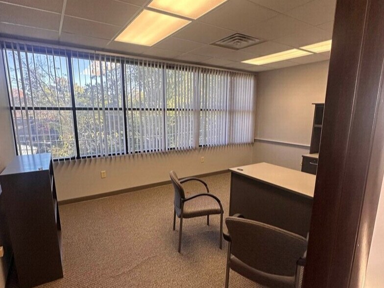 1730 N Limestone St, Springfield, OH à louer - Photo intérieure – Image 2 sur 29