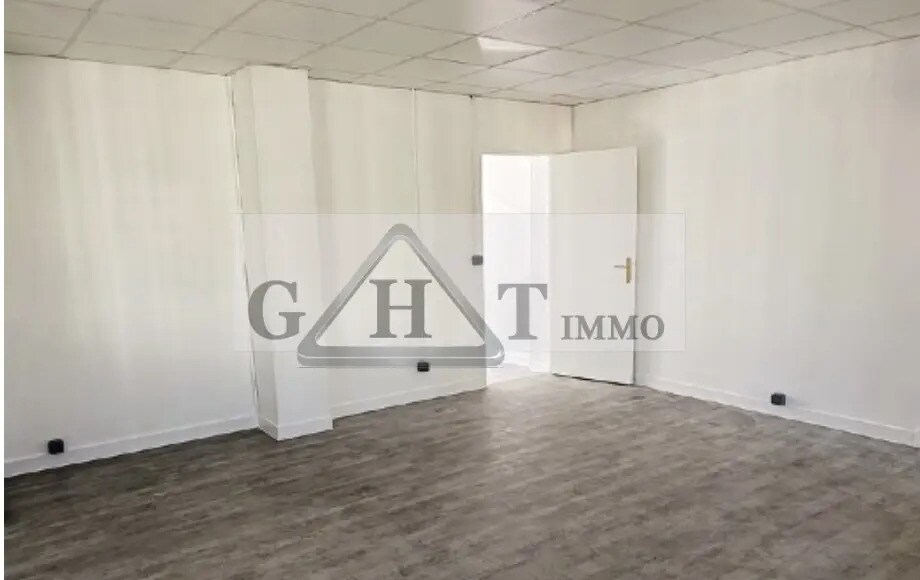 Bureau dans Épinay-sur-Seine à louer - Photo de l’immeuble – Image 2 sur 3