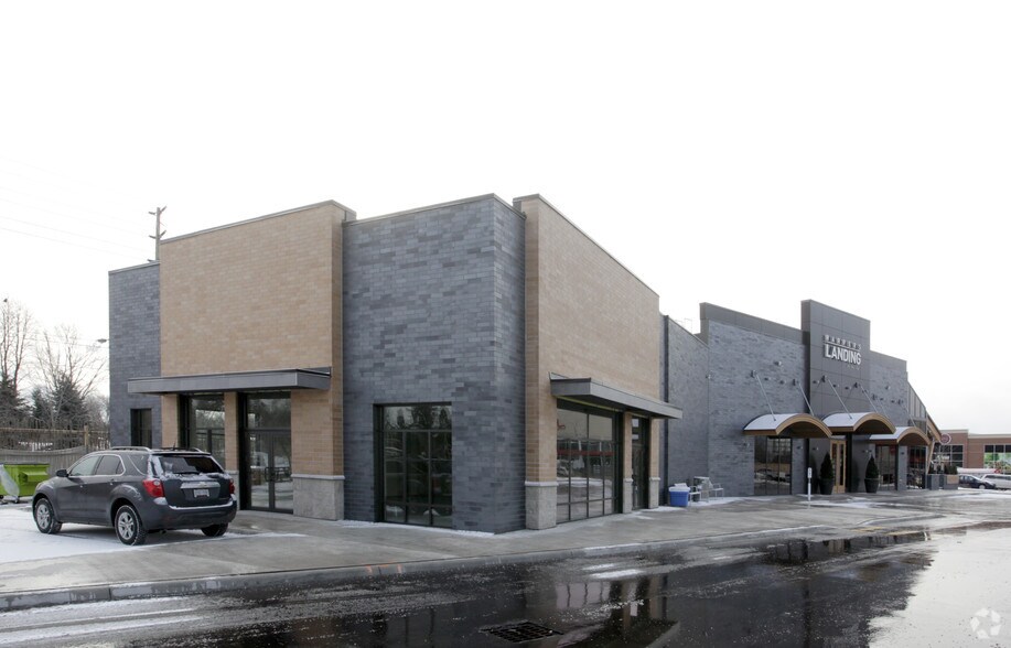 499 Cornwall Rd, Oakville, ON à louer - Photo de l’immeuble – Image 2 sur 2