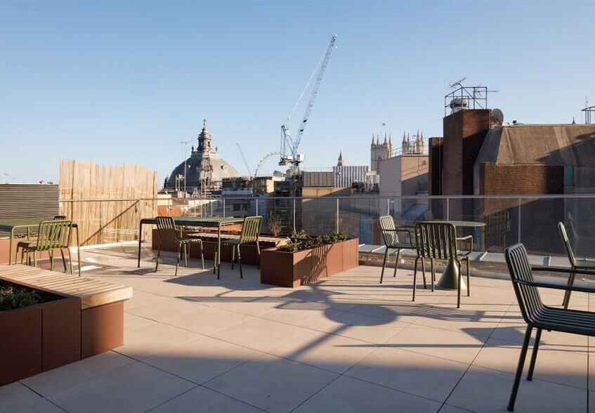 19 Dacre St, Londres à vendre - Photo de l’immeuble – Image 3 sur 10