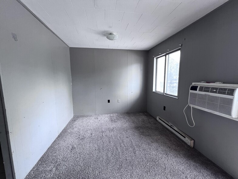 313 E Mill St, Carbondale, IL à vendre - Photo intérieure – Image 2 sur 10