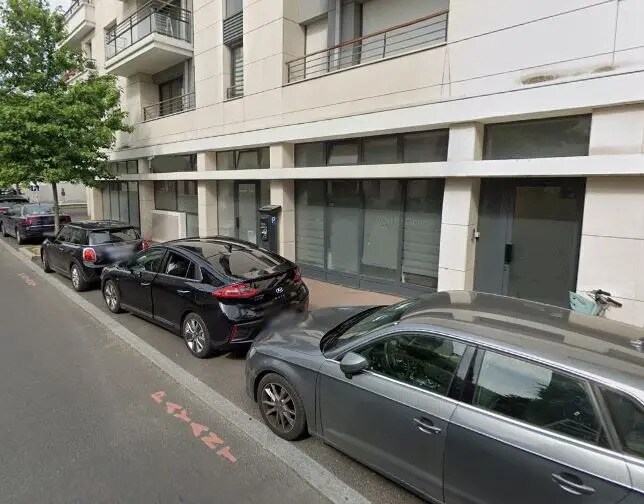 Local commercial dans Suresnes à louer - Photo de l’immeuble – Image 1 sur 6