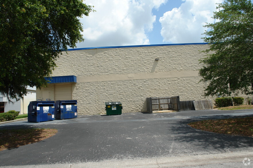 5009 Tampa West Blvd, Tampa, FL à vendre - Photo de l’immeuble – Image 3 sur 4