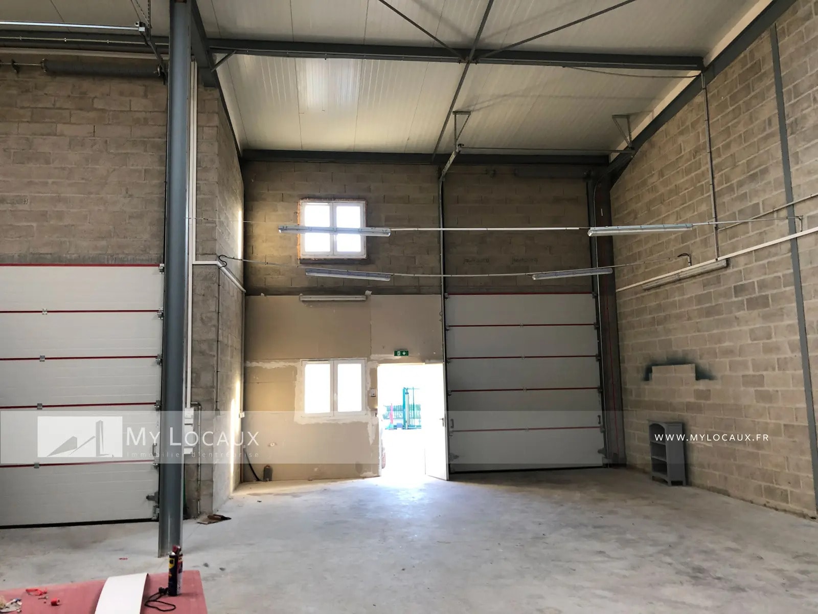 Industriel/Logistique dans Stains à louer Photo intérieure– Image 1 sur 6