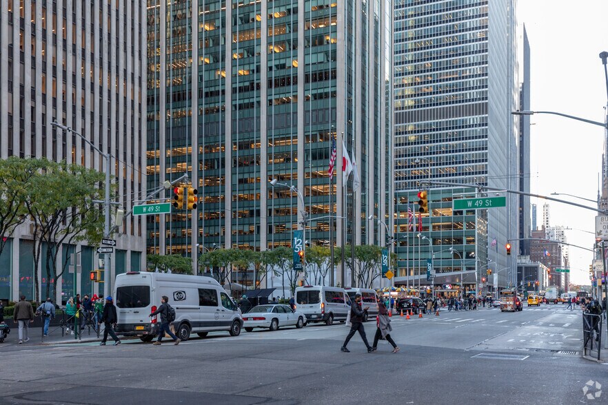 1251 Avenue of the Americas, New York, NY à louer - Photo de l’immeuble – Image 3 sur 6
