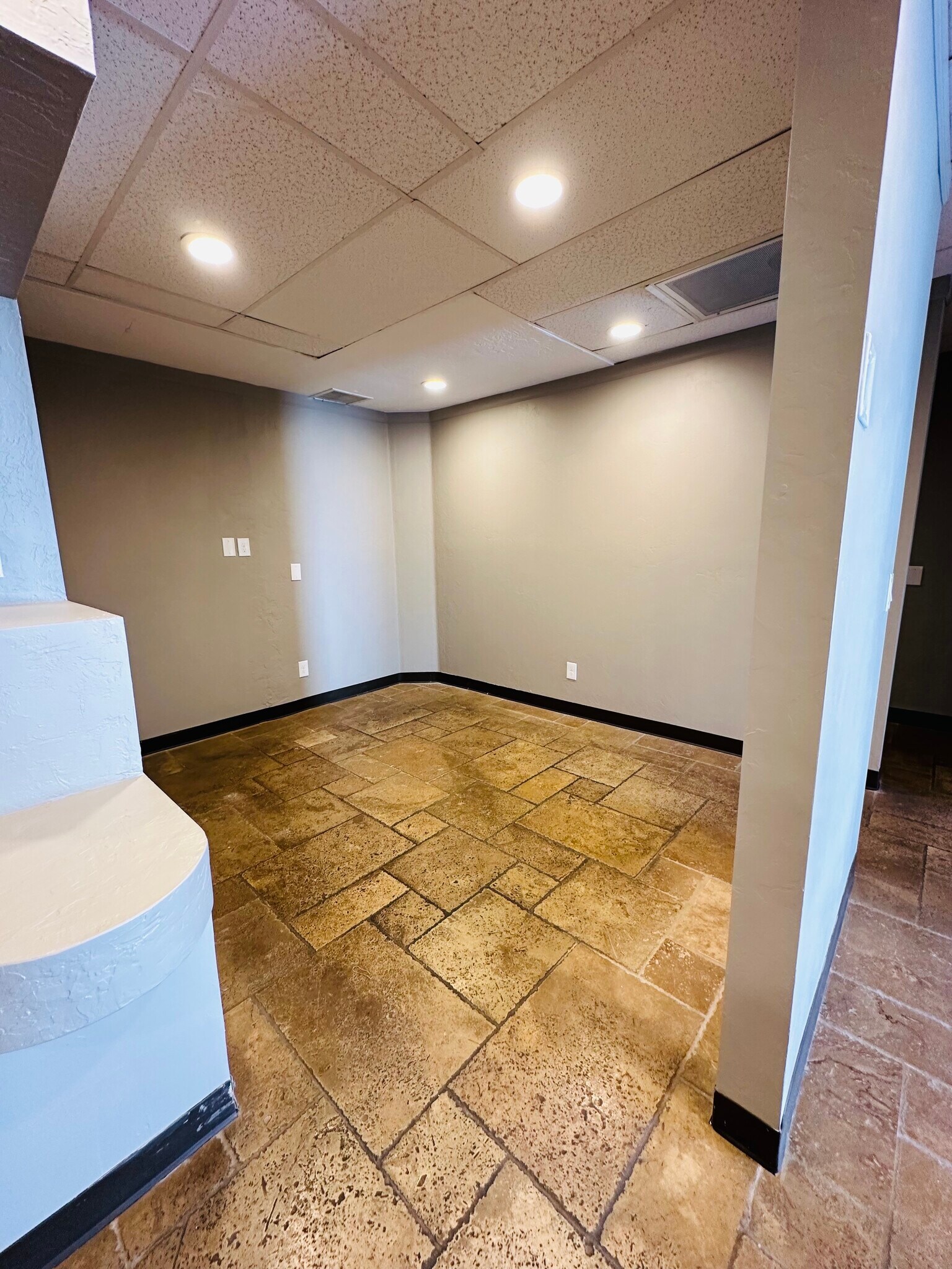 1232-1236 E Fry blvd, Sierra Vista, AZ à louer Photo intérieure– Image 1 sur 10