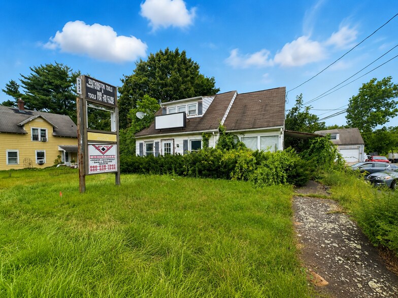 1247 Queen St, Southington, CT à vendre - Photo de l’immeuble – Image 3 sur 11