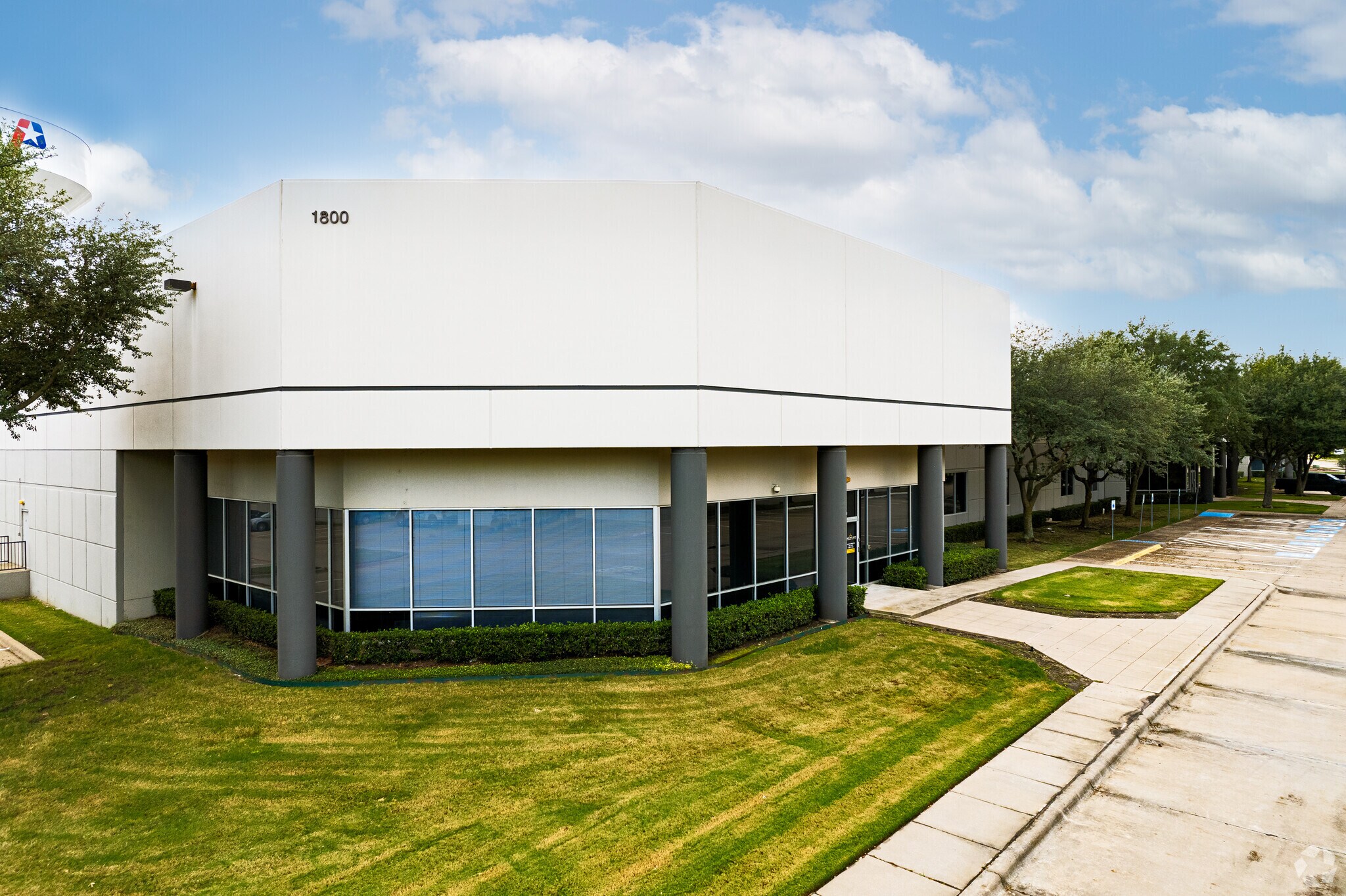 1800 10th St, Plano, TX à louer Photo de l’immeuble– Image 1 sur 7