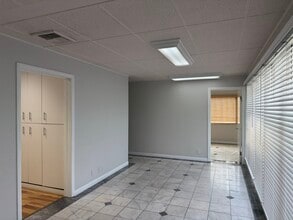 1145-1147 S Robertson Blvd, Los Angeles, CA à louer Photo intérieure– Image 2 sur 23