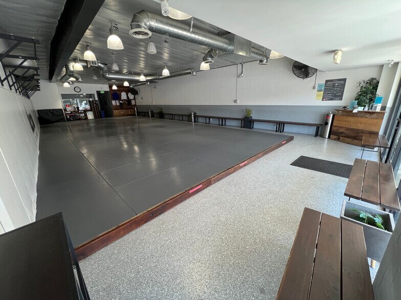 26057-26069 Bouquet Canyon Rd, Valencia, CA à louer - Photo de l’immeuble – Image 2 sur 11