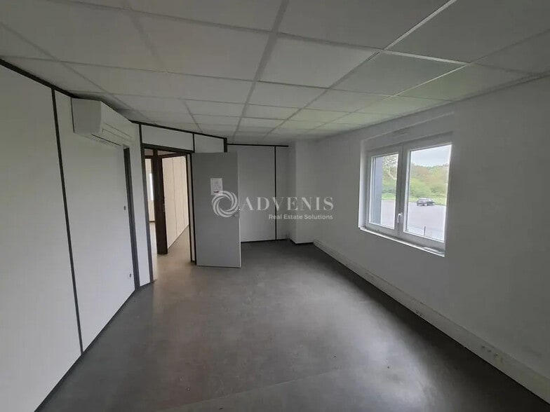 Local d’activités dans Atton à louer - Photo de l’immeuble – Image 3 sur 5