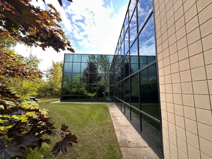 222 Industrial Park Dr, Elk Rapids, MI à vendre - Photo de l’immeuble – Image 3 sur 35