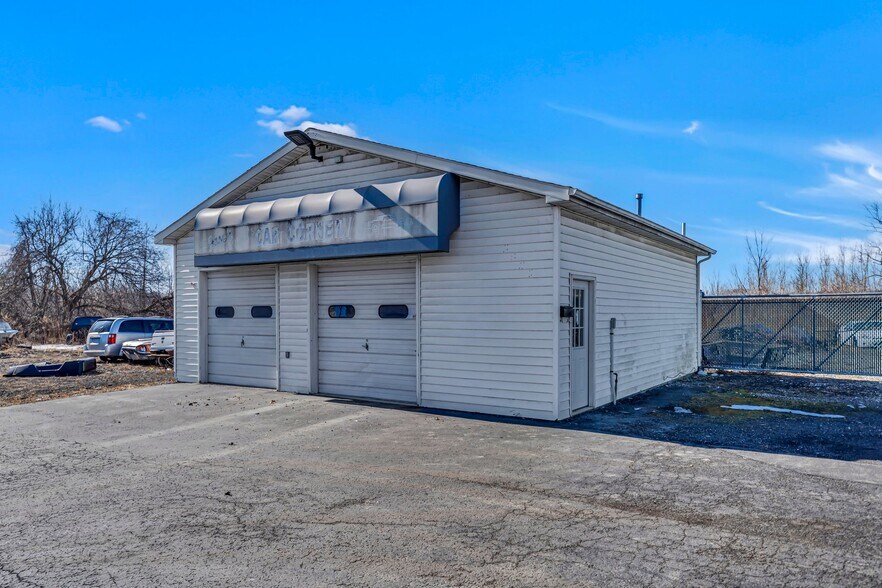 5621 Lockport Rd, Niagara Falls, NY à louer - Photo principale – Image 2 sur 26
