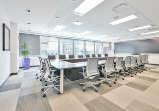 517 10th Ave SW, Calgary, AB à louer Photo intérieure– Image 2 sur 7