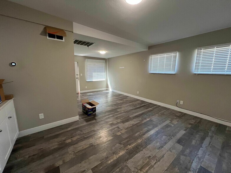 11983 14th Ave, Aurora, CO à louer - Photo de l’immeuble – Image 3 sur 25