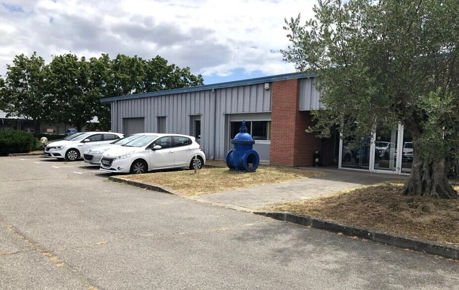Local d’activités dans Toulouse à louer - Photo de l’immeuble – Image 2 sur 16