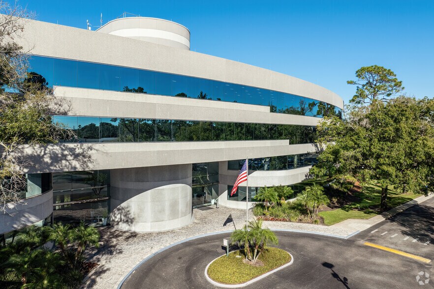 601 S Lake Destiny Rd, Maitland, FL à louer - Photo de l’immeuble – Image 1 sur 24