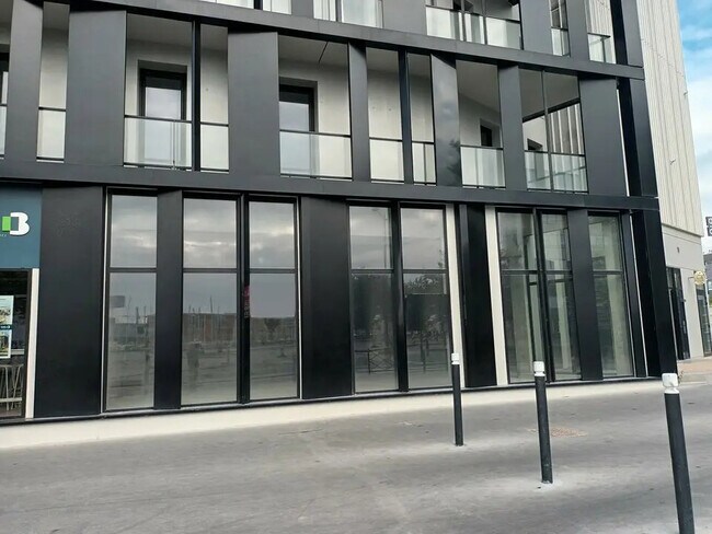 Plus de détails pour Local commercial à louer