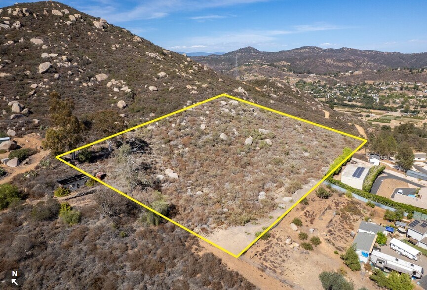 10390 Tatas Pl, Escondido, CA à vendre - Photo principale – Image 1 sur 15
