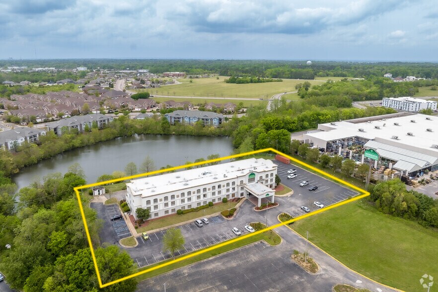 2060 Eastern Blvd, Montgomery, AL à vendre - Photo de l’immeuble – Image 3 sur 28
