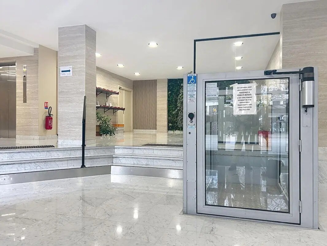 Bureau dans Maisons-Alfort à vendre Hall d’entrée– Image 1 sur 14